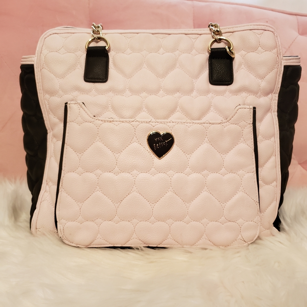 ❄HP❄🖤💗 BETSY JOHNSON 💗🖤 Quilted Heart